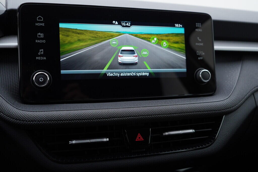 OV190V07036_30.webp_FABIA Selection 1.0 TSI 70 kW manuál, DPH