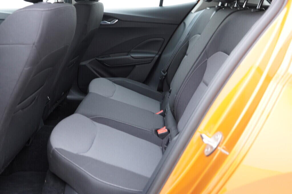 OV190V07036_35.webp_FABIA Selection 1.0 TSI 70 kW manuál, DPH