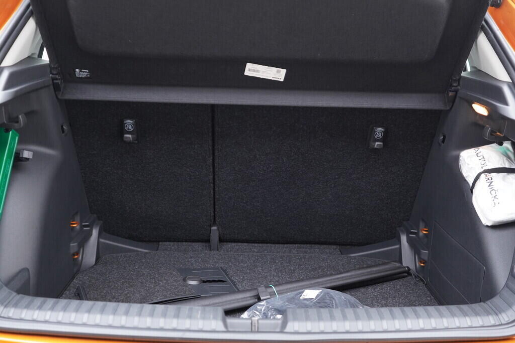 OV190V07036_36.webp_FABIA Selection 1.0 TSI 70 kW manuál, DPH