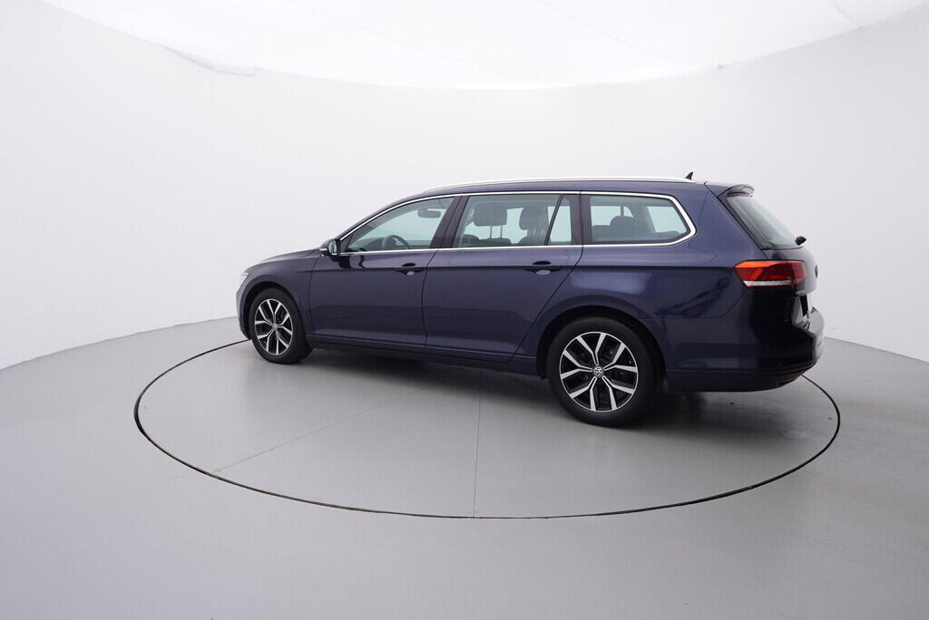 OV190V07079_12.webp_PASSAT VARIANT Comfortline 2.0 TDI 110 kW manuál