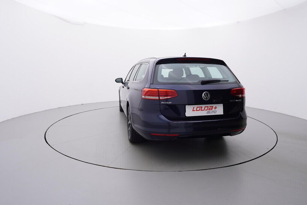 OV190V07079_13.webp_PASSAT VARIANT Comfortline 2.0 TDI 110 kW manuál