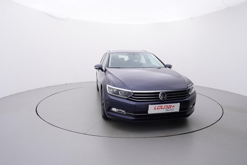 OV190V07079_17.webp_PASSAT VARIANT Comfortline 2.0 TDI 110 kW manuál