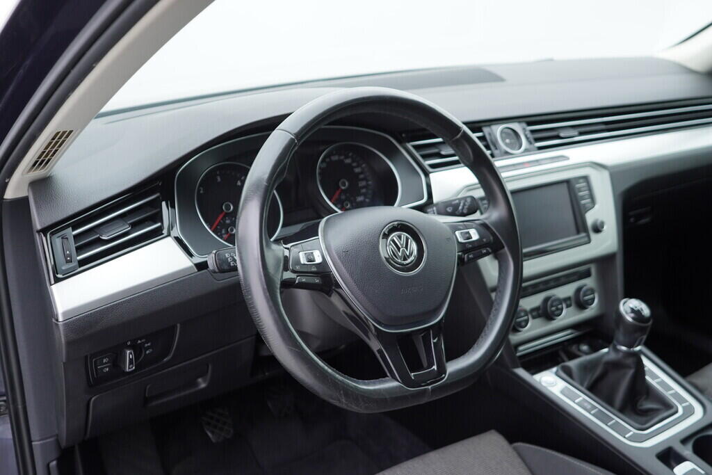 OV190V07079_24.webp_PASSAT VARIANT Comfortline 2.0 TDI 110 kW manuál