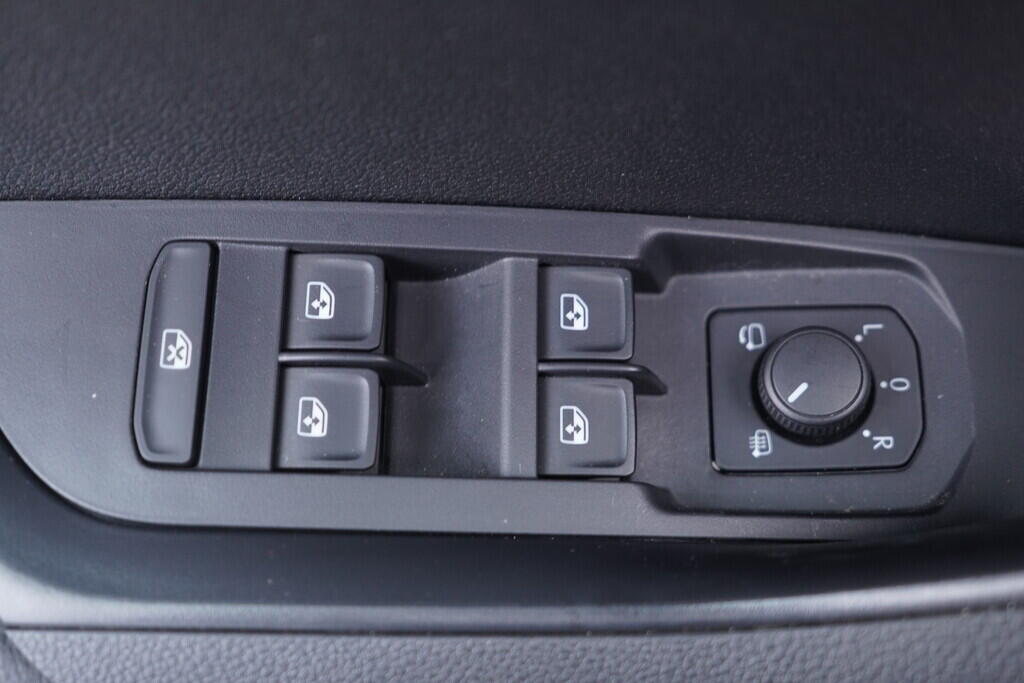 OV190V07131_20.webp_KAROQ SportLine 1.5 TSI 110 kW manuál, DPH