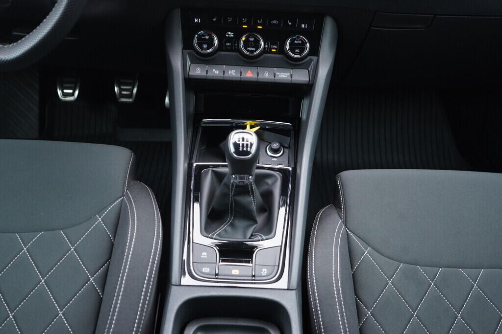 OV190V07131_35.webp_KAROQ SportLine 1.5 TSI 110 kW manuál, DPH