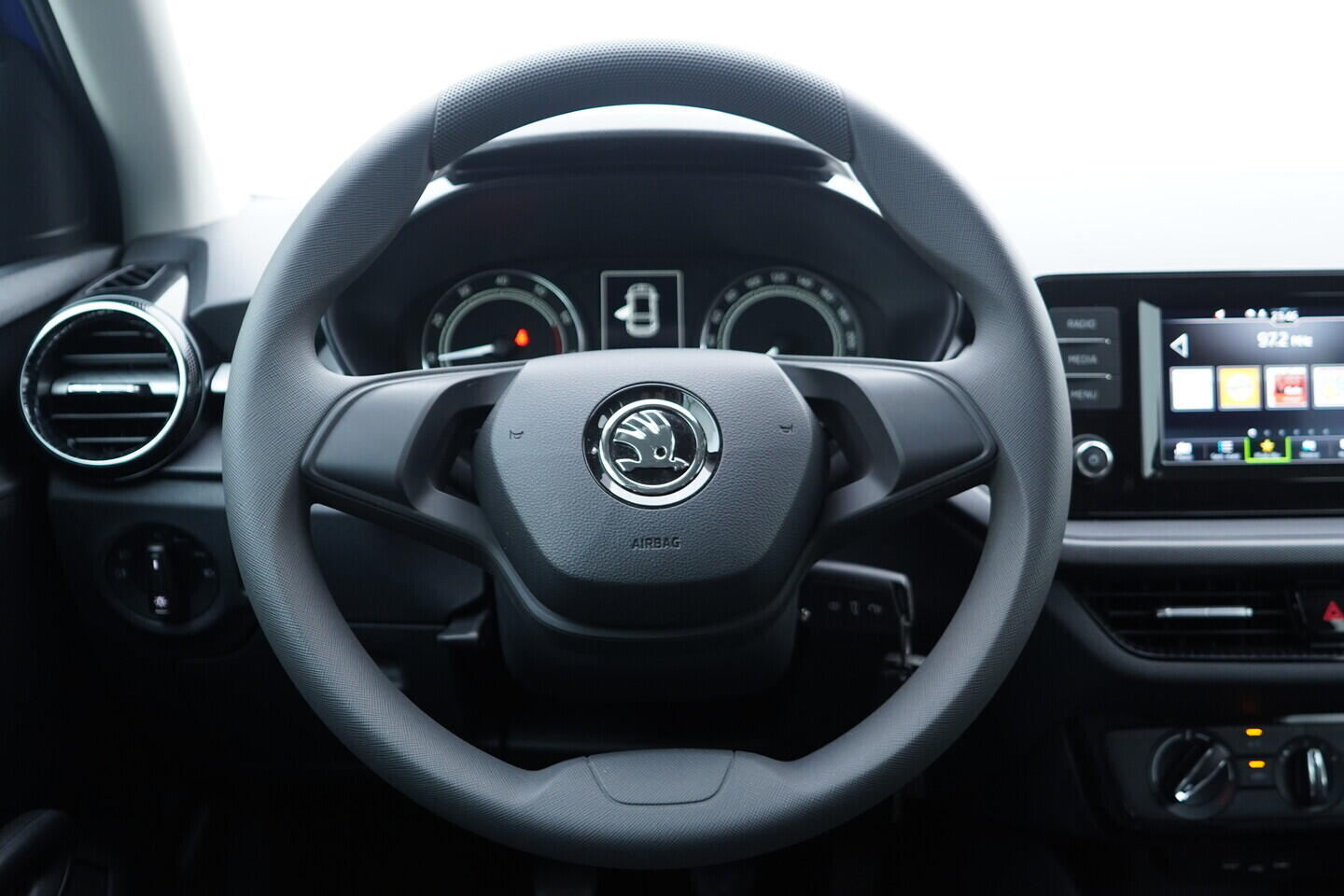 OV190V07133_27.webp_FABIA Ambition 1.0 MPI 59 kW manuál, DPH