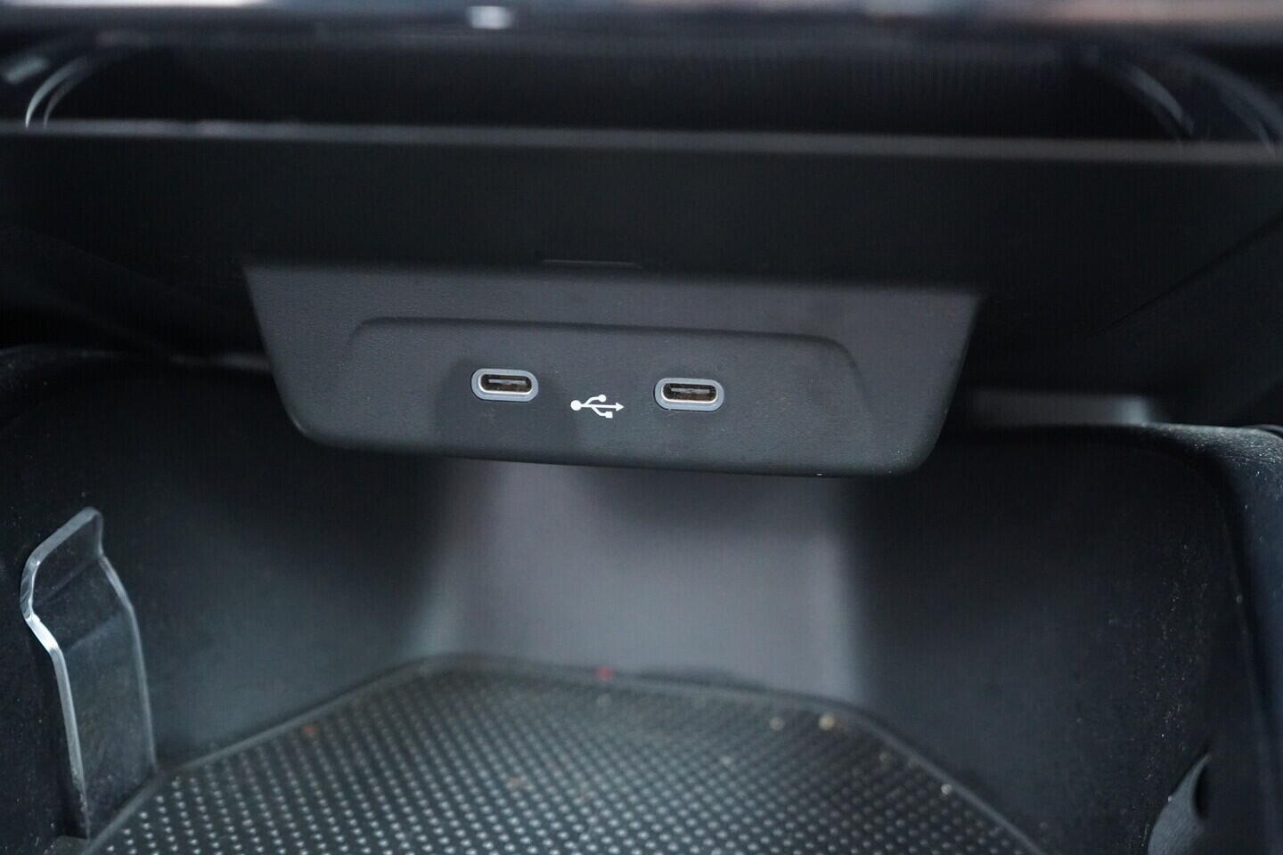 OV190V07133_32.webp_FABIA Ambition 1.0 MPI 59 kW manuál, DPH