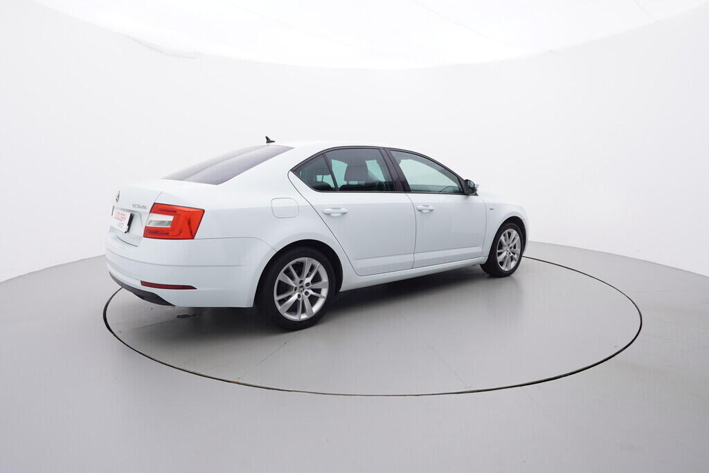 OV190V07152_14.webp_OCTAVIA Ambition 1.0 TSI 85 kW manuál