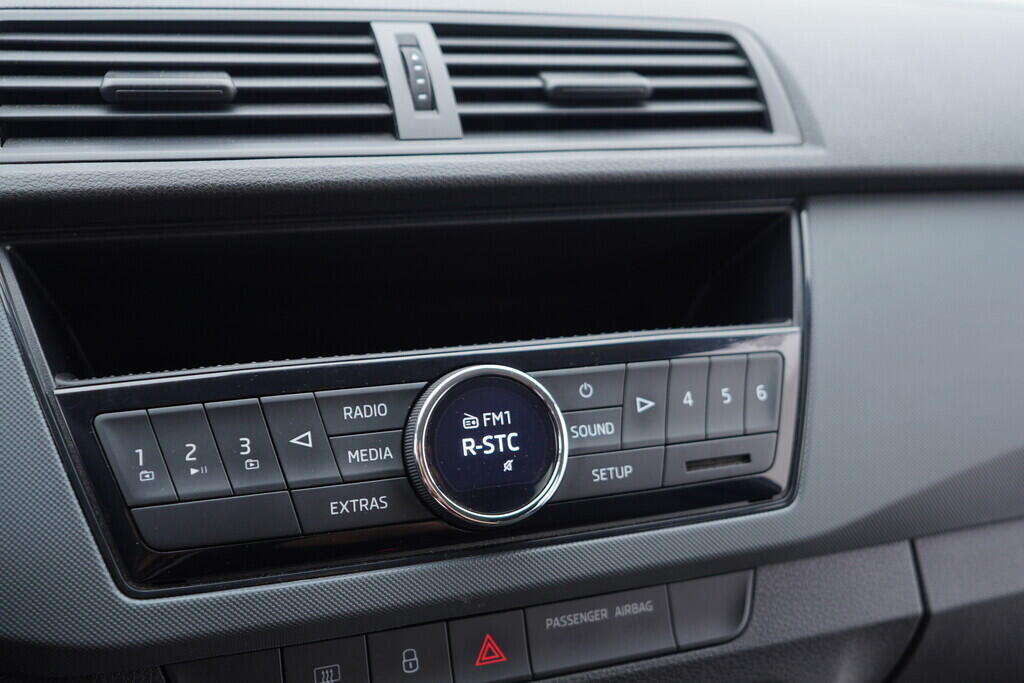 OV190V07160_27.webp_FABIA Active 1.0 TSI 70 kW manuál, DPH