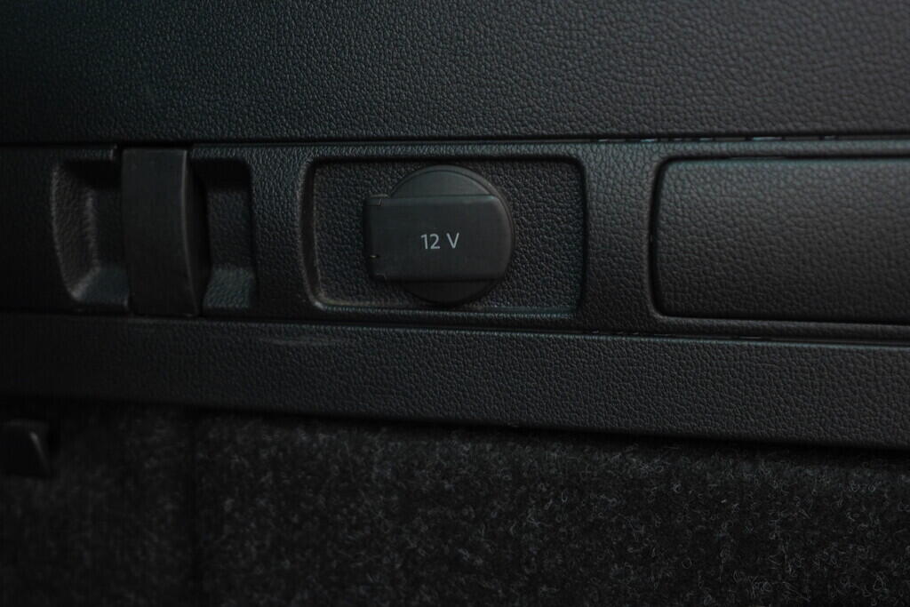OV190V07261_40.webp_SUPERB Bussines 2.0 TDI 110 kW automat, DPH