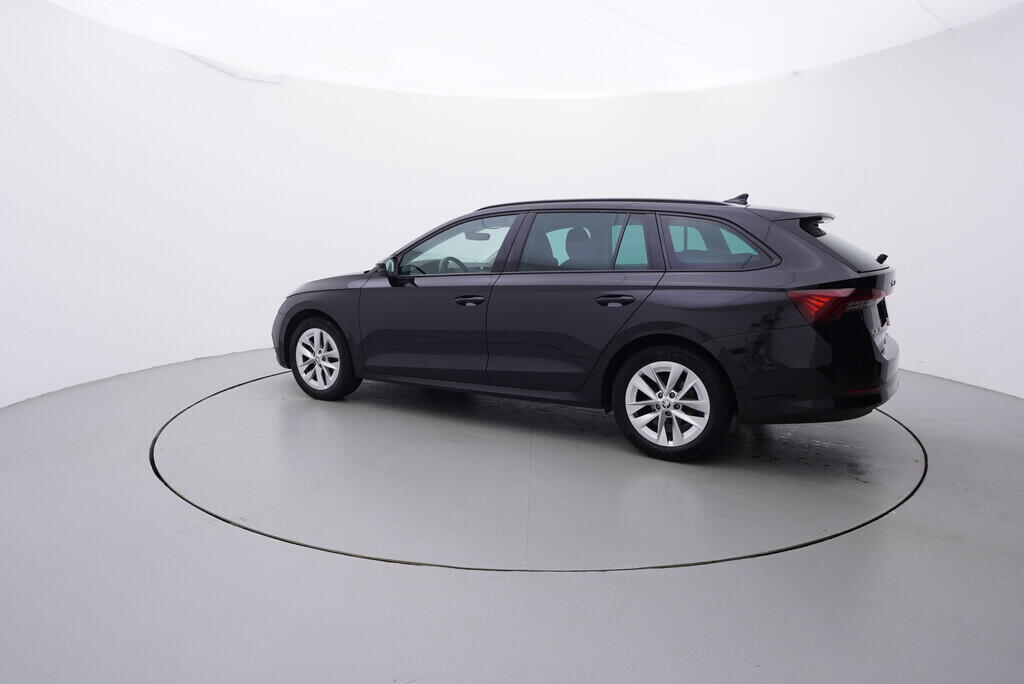 OV190V07262_12.webp_OCTAVIA Style 1.0 TSI 81 kW manuál, DPH