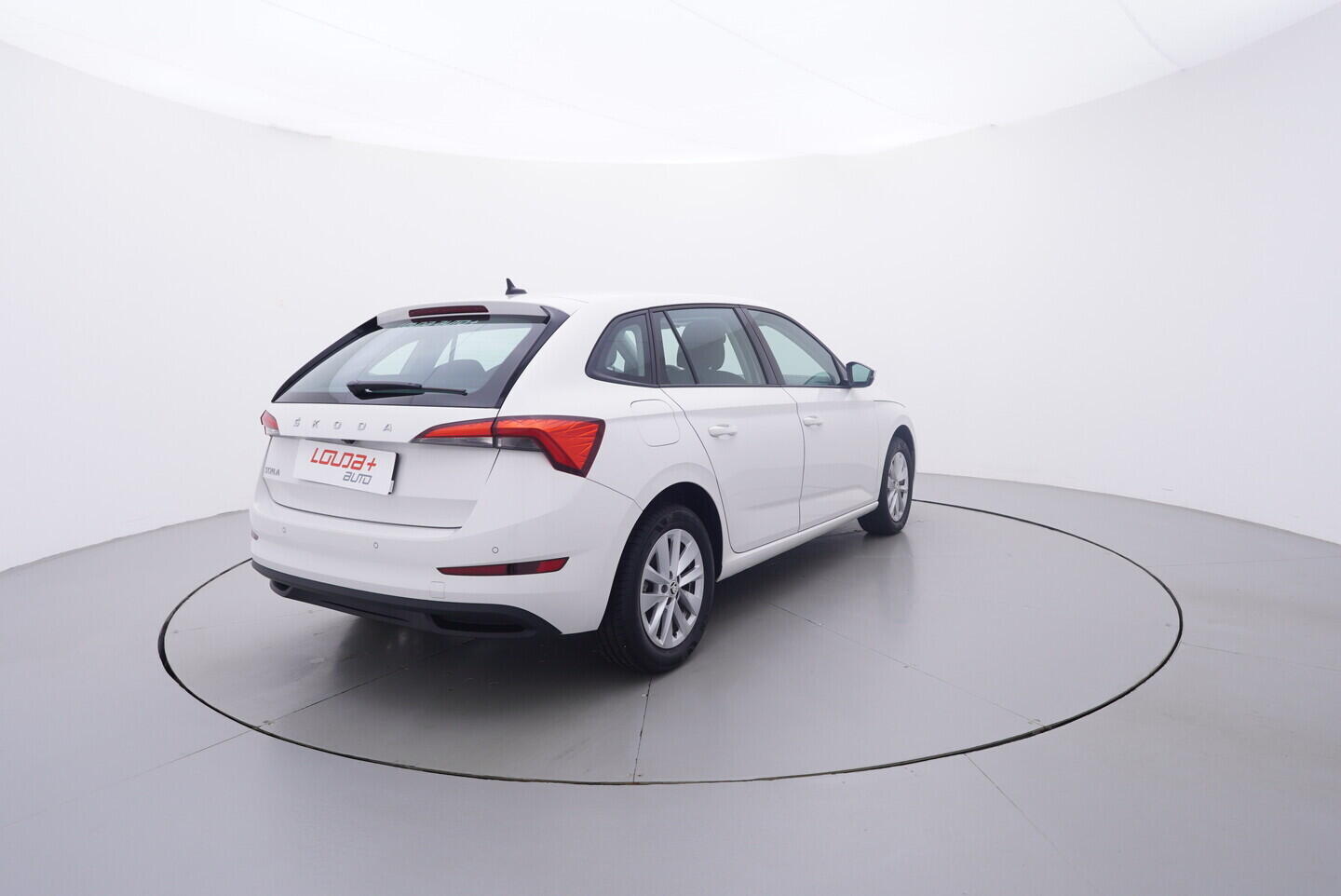 OV190V07309_14.webp_SCALA Ambition 1.5 TSI 110 kW manuál, DPH