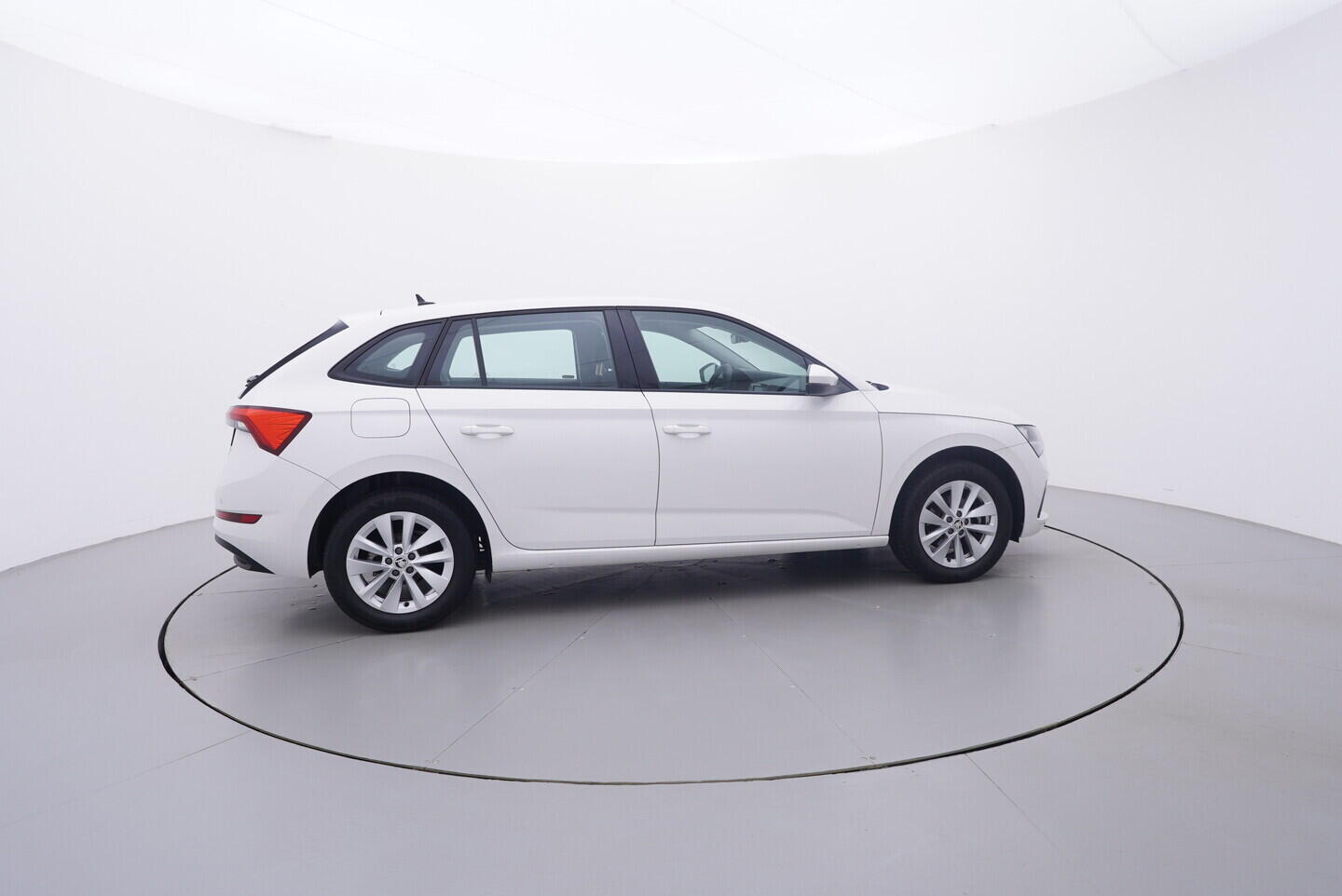 OV190V07309_15.webp_SCALA Ambition 1.5 TSI 110 kW manuál, DPH