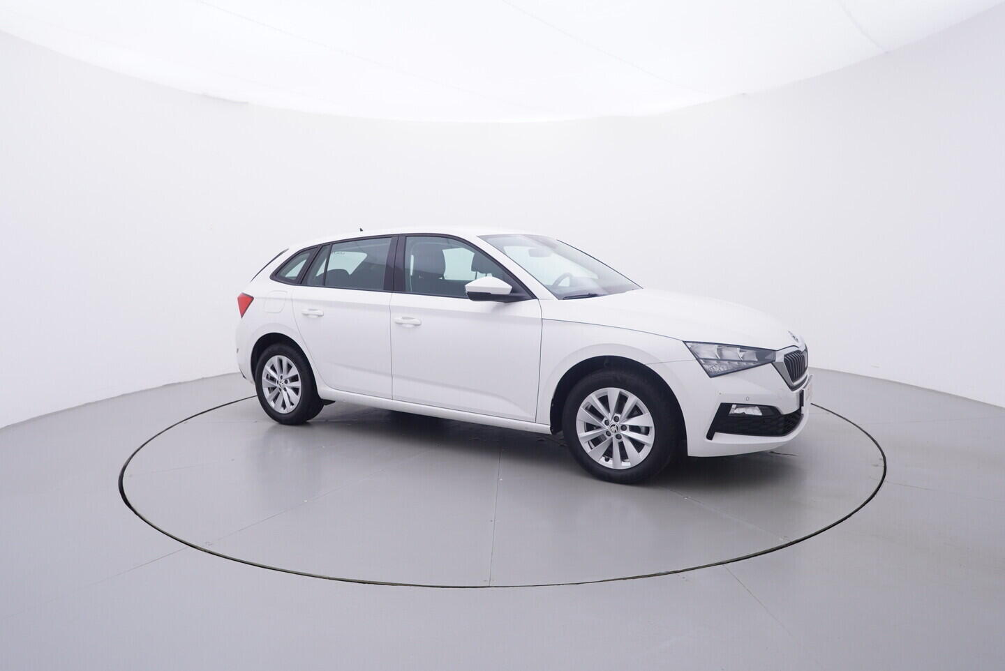 OV190V07309_16.webp_SCALA Ambition 1.5 TSI 110 kW manuál, DPH