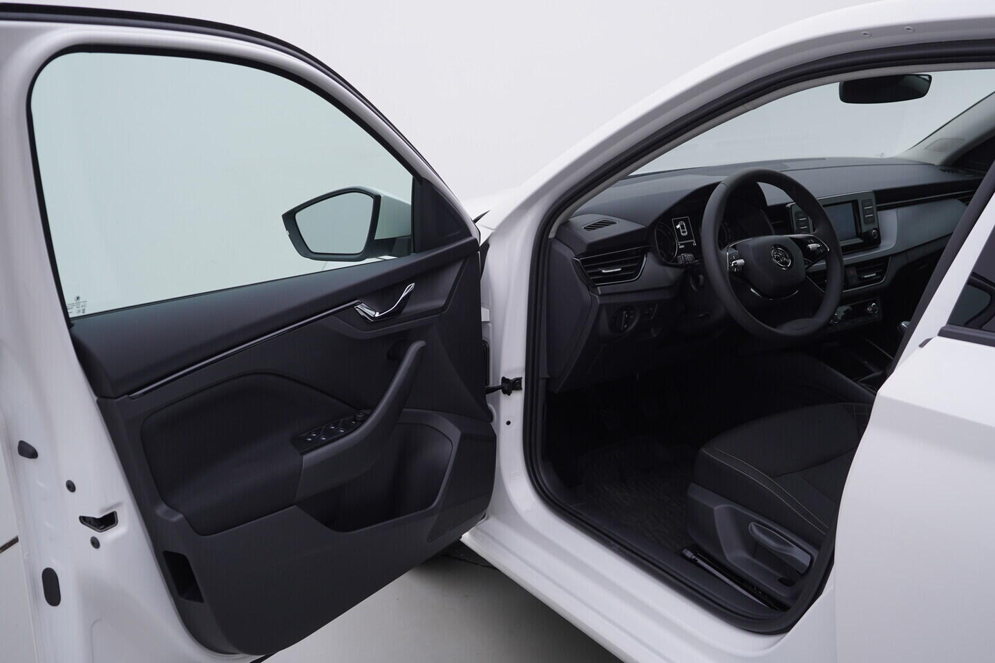 OV190V07309_18.webp_SCALA Ambition 1.5 TSI 110 kW manuál, DPH