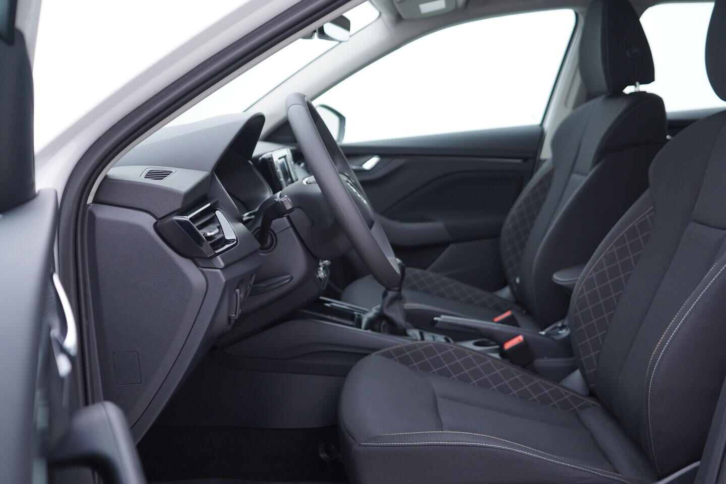 OV190V07309_22.webp_SCALA Ambition 1.5 TSI 110 kW manuál, DPH