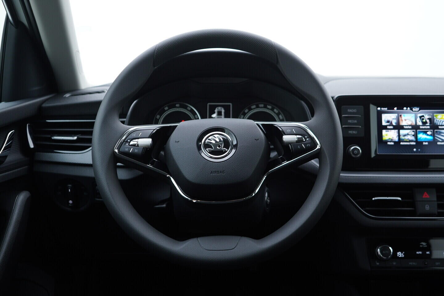 OV190V07309_26.webp_SCALA Ambition 1.5 TSI 110 kW manuál, DPH