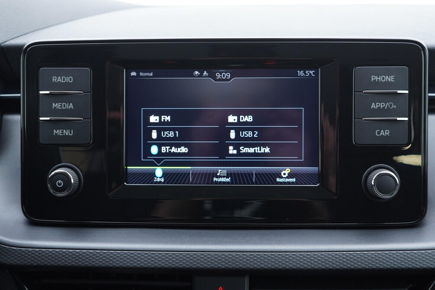 OV190V07309_30.webp_SCALA Ambition 1.5 TSI 110 kW manuál, DPH