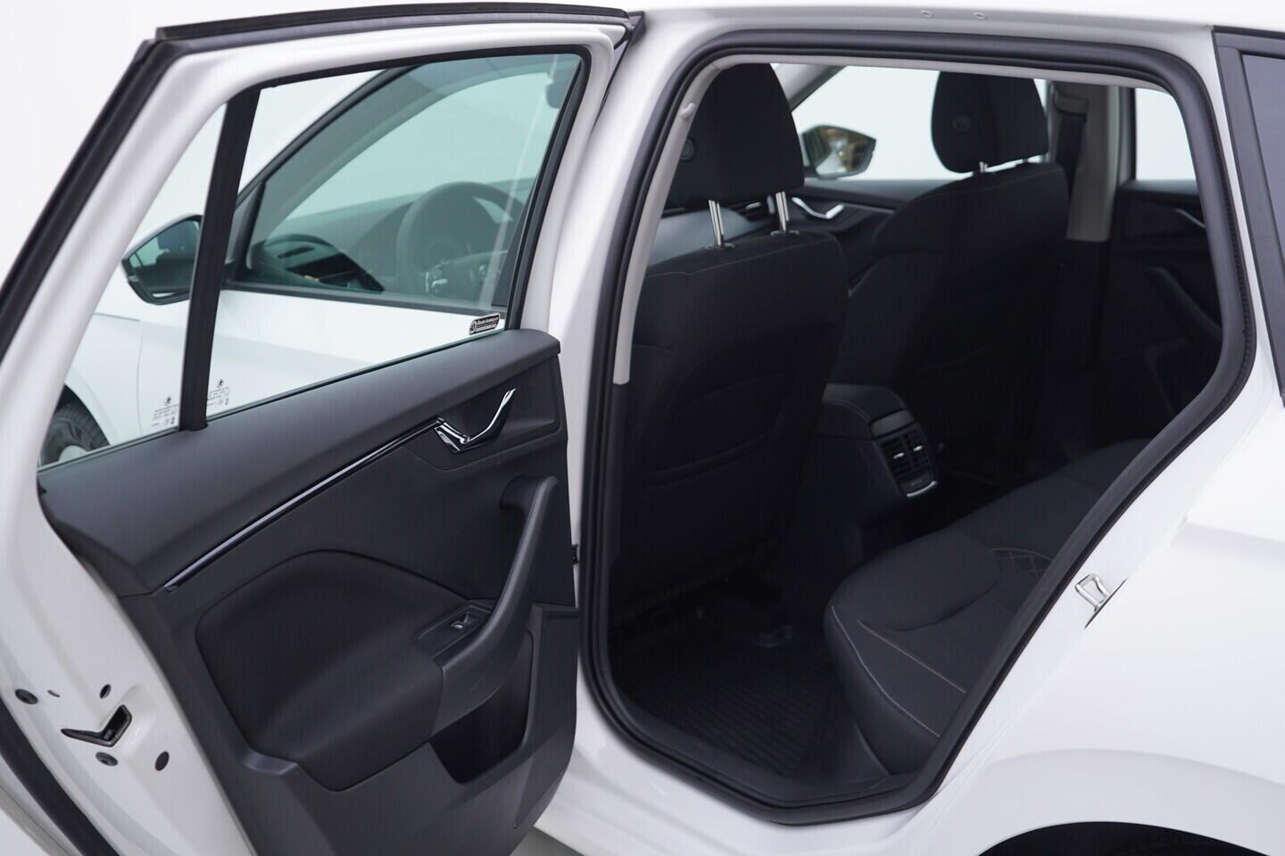 OV190V07309_33.webp_SCALA Ambition 1.5 TSI 110 kW manuál, DPH