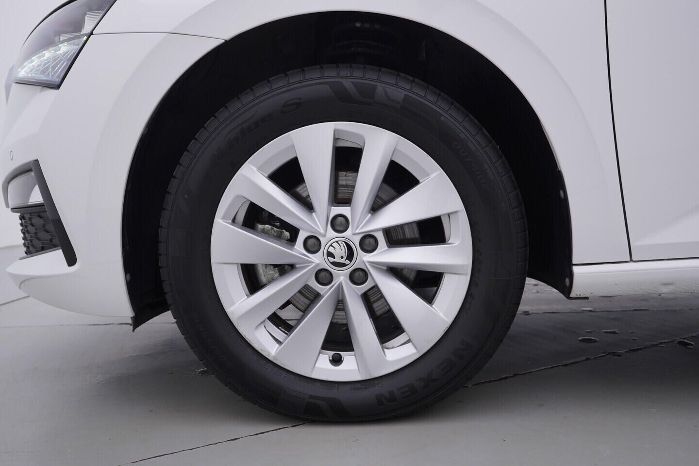 OV190V07309_38.webp_SCALA Ambition 1.5 TSI 110 kW manuál, DPH