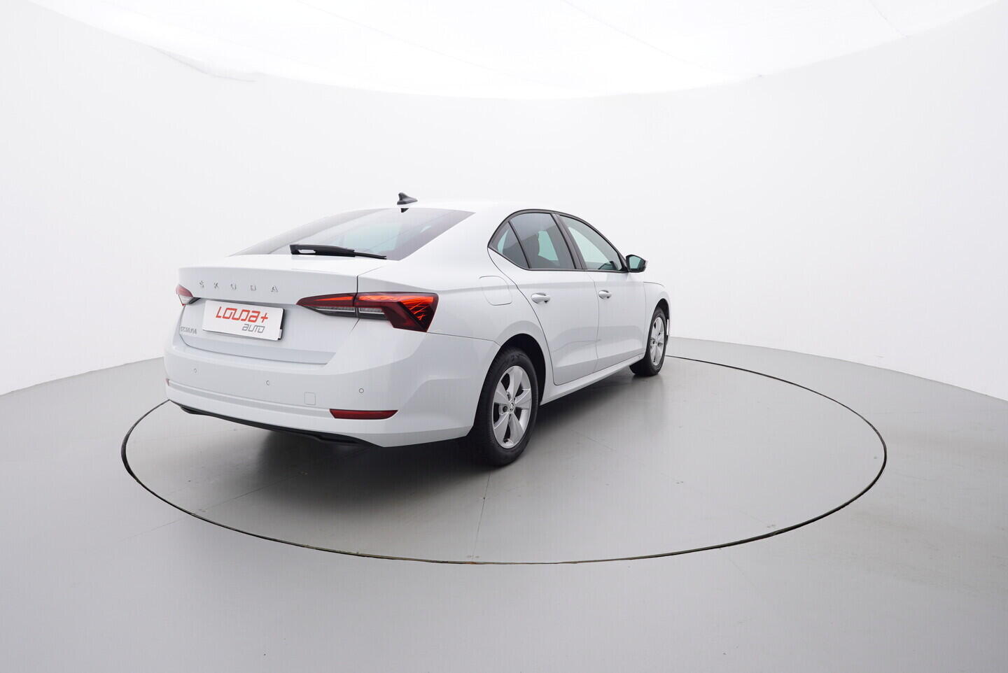 OV190V07329_14.webp_OCTAVIA Ambition Plus 1.5 TSI 110 kW manuál, DPH
