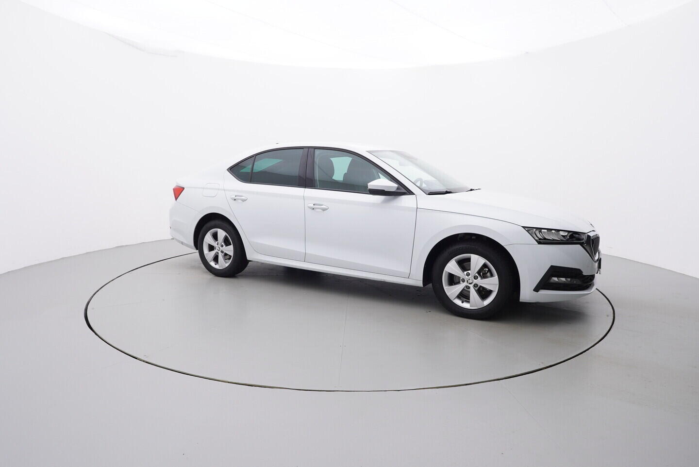 OV190V07329_16.webp_OCTAVIA Ambition Plus 1.5 TSI 110 kW manuál, DPH