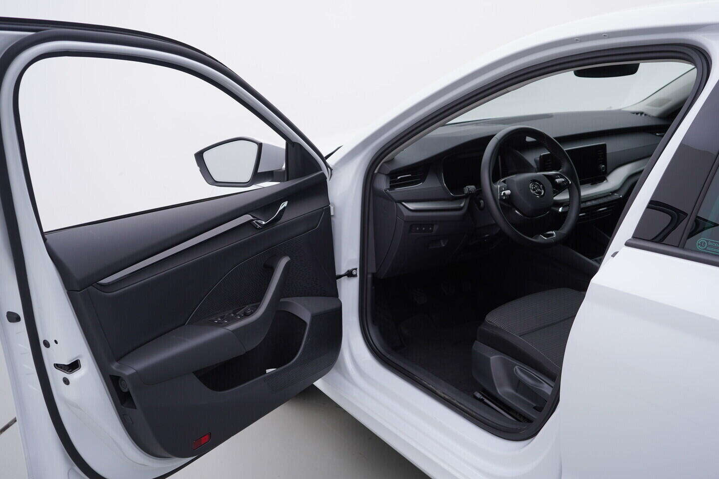 OV190V07329_18.webp_OCTAVIA Ambition Plus 1.5 TSI 110 kW manuál, DPH