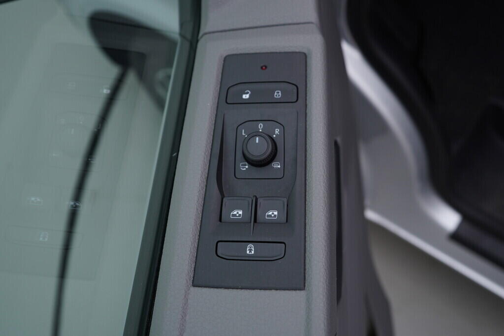 OV190V07351_20.webp_CARAVELLE  2.0 TDI 110 kW automat, DPH