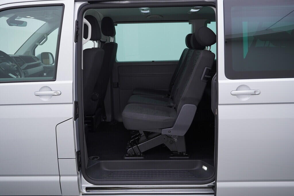 OV190V07351_32.webp_CARAVELLE  2.0 TDI 110 kW automat, DPH