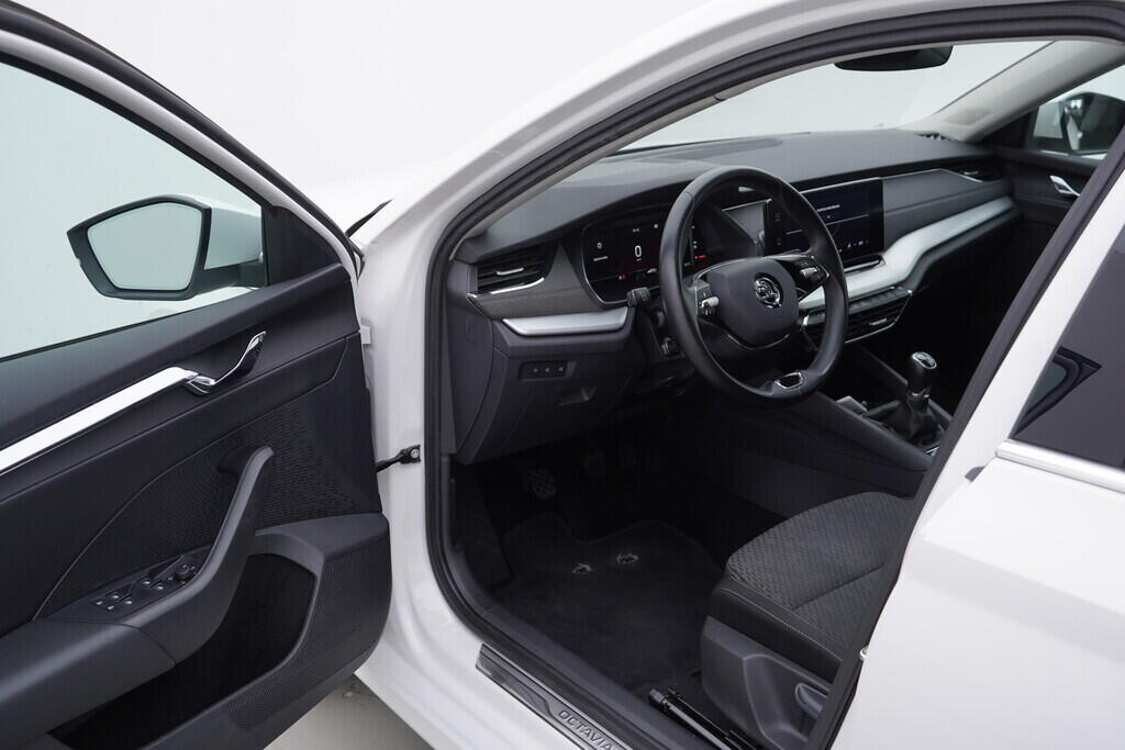 OV190V07392_18.webp_OCTAVIA Style 1.0 TSI 81 kW manuál, DPH