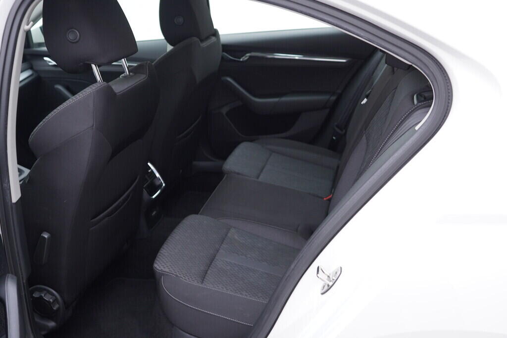 OV190V07392_40.webp_OCTAVIA Style 1.0 TSI 81 kW manuál, DPH