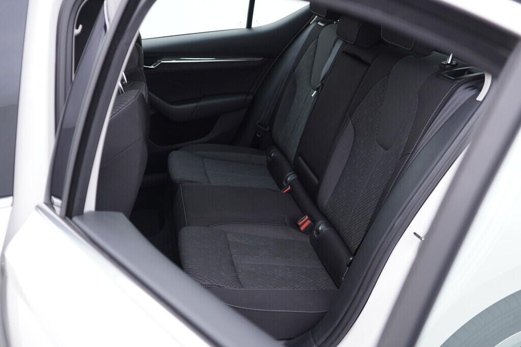 OV190V07392_42.webp_OCTAVIA Style 1.0 TSI 81 kW manuál, DPH