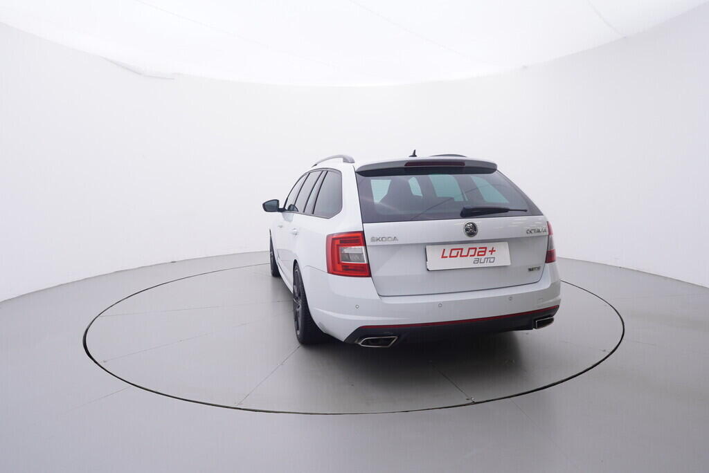 OV190V07439_13.webp_OCTAVIA RS 2.0 TDI 135 kW manuál