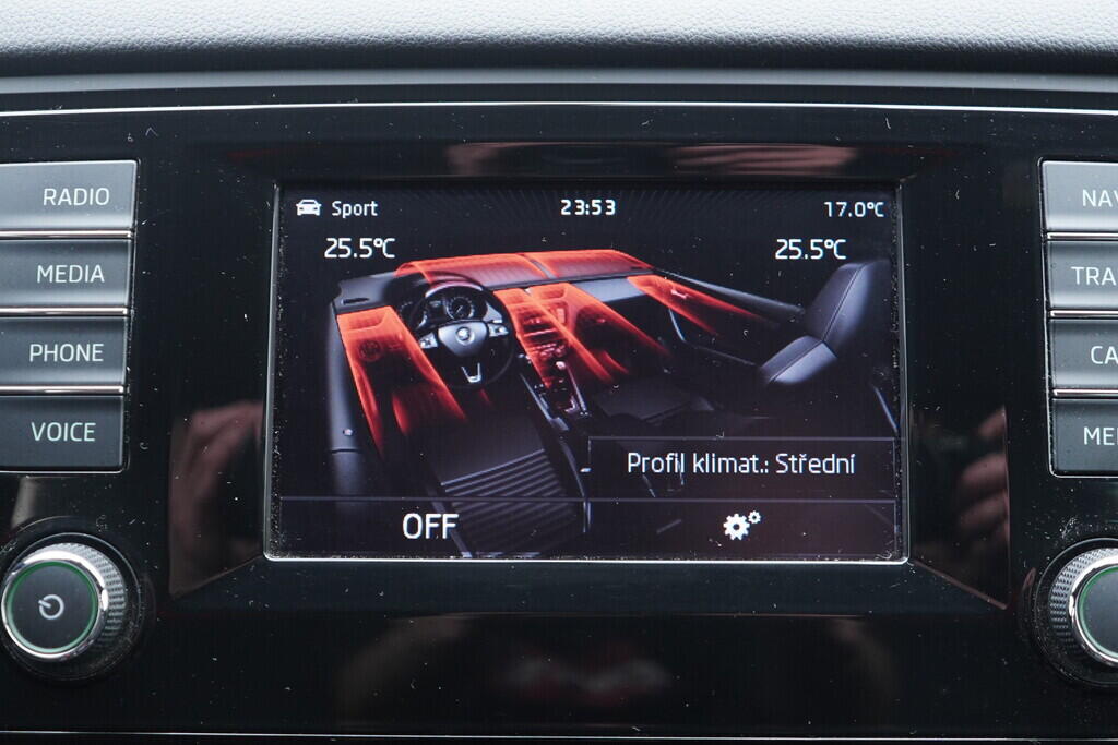 OV190V07439_32.webp_OCTAVIA RS 2.0 TDI 135 kW manuál