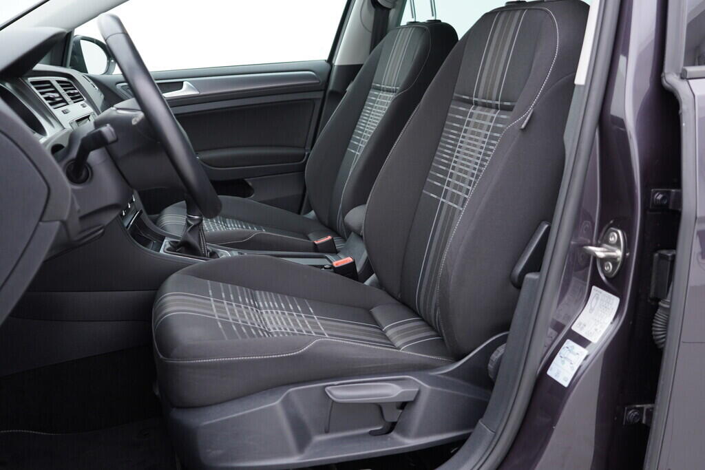 OV190V07440_23.webp_GOLF Lounge 1.2 TSI 81 kW manuál