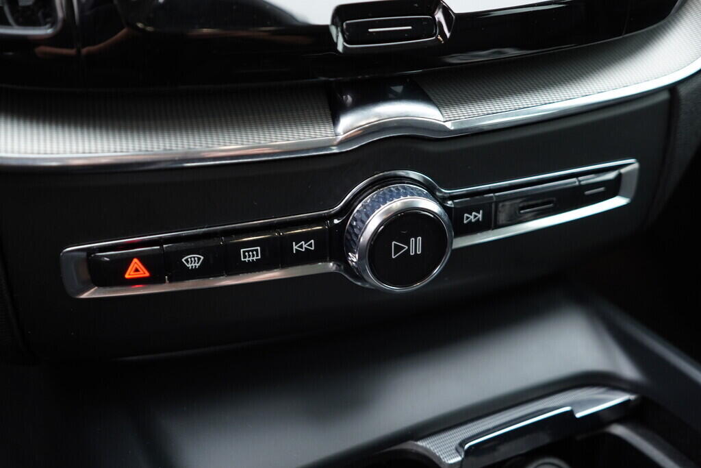 OV190V07446_32.webp_XC60 Plus Dark 2.0 B4 145 kW automat, DPH