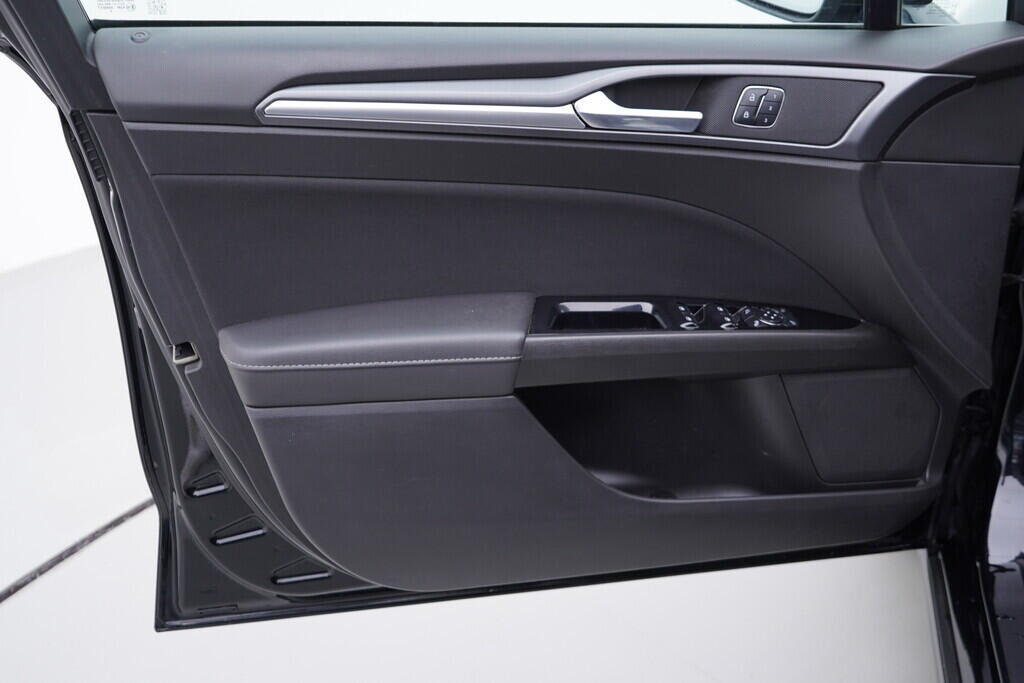 OV190V07462_19.webp_MONDEO Titanium 2.0  110 kW manuál