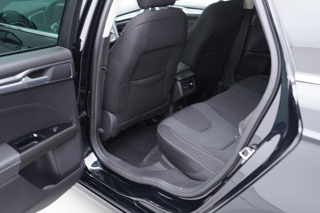 OV190V07462_32.webp_MONDEO Titanium 2.0  110 kW manuál