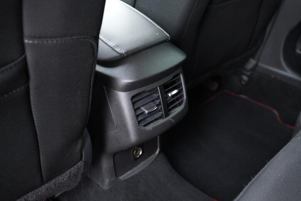 OV190V07462_33.webp_MONDEO Titanium 2.0  110 kW manuál