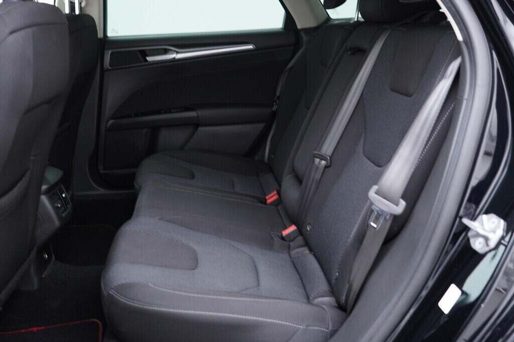 OV190V07462_34.webp_MONDEO Titanium 2.0  110 kW manuál