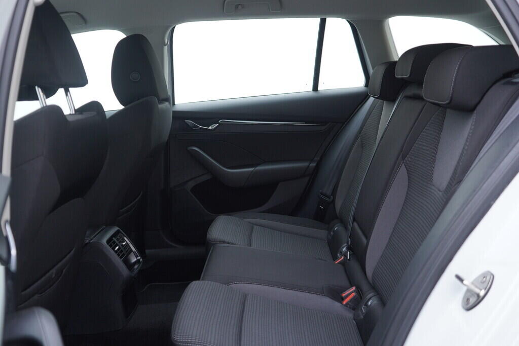 OV190V07492_37.webp_OCTAVIA Exclusive 1.0 TSI 81 kW automat, DPH