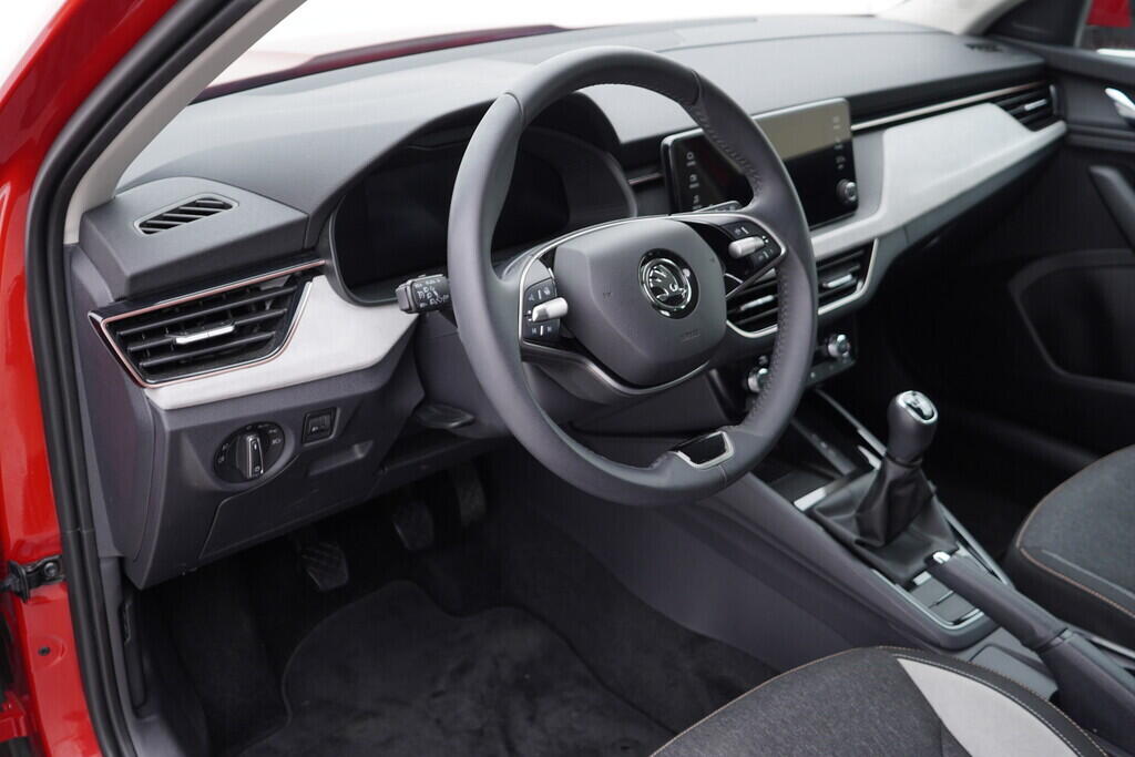 OV190V07625_20.webp_KAMIQ Top Selection 1.0 TSI 85 kW manuál, DPH