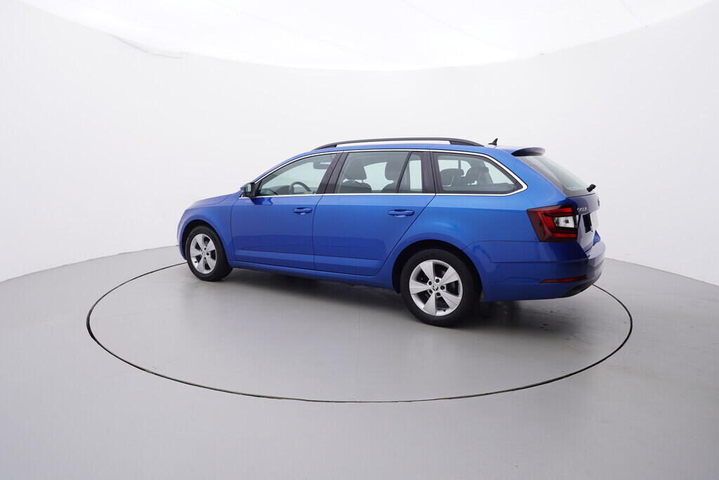 OV190V07635_12.webp_OCTAVIA Style 1.6 TDI 85 kW manuál, DPH