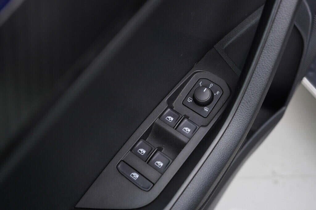 OV190V07699_20.webp_KAROQ SportLine 2.0 TDI 110 kW manuál