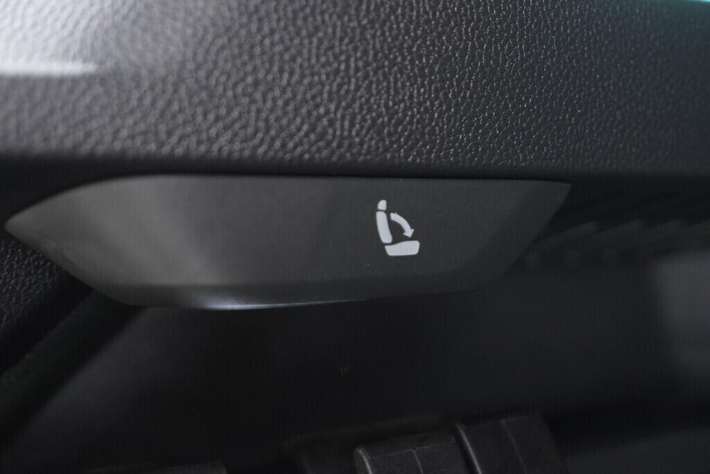 OV190V07699_40.webp_KAROQ SportLine 2.0 TDI 110 kW manuál