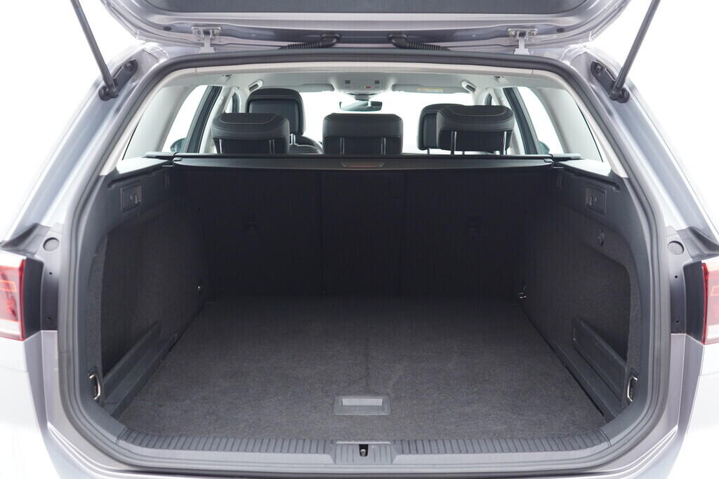 OV190V07717_41.webp_PASSAT ALLTRACK  2.0 TDI 140 kW automat, DPH