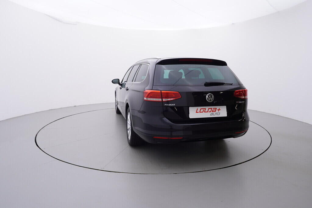 OV190V07721_13.webp_PASSAT VARIANT Comfortline 1.6 TDI 88 kW manuál