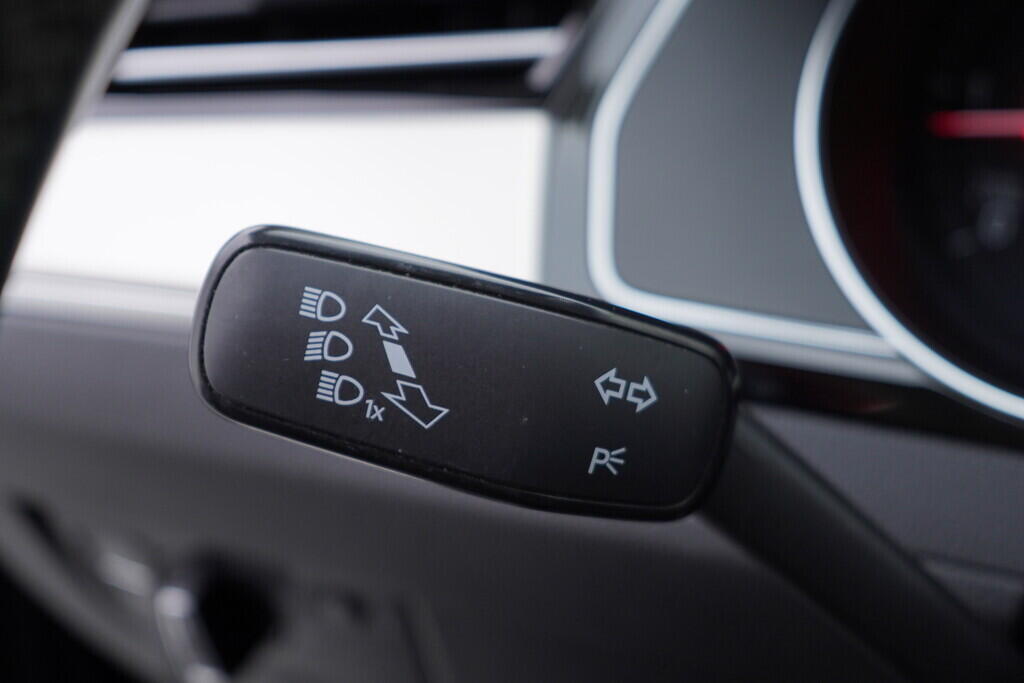 OV190V07721_25.webp_PASSAT VARIANT Comfortline 1.6 TDI 88 kW manuál