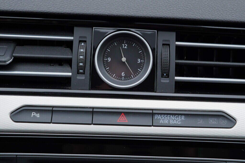 OV190V07721_33.webp_PASSAT VARIANT Comfortline 1.6 TDI 88 kW manuál