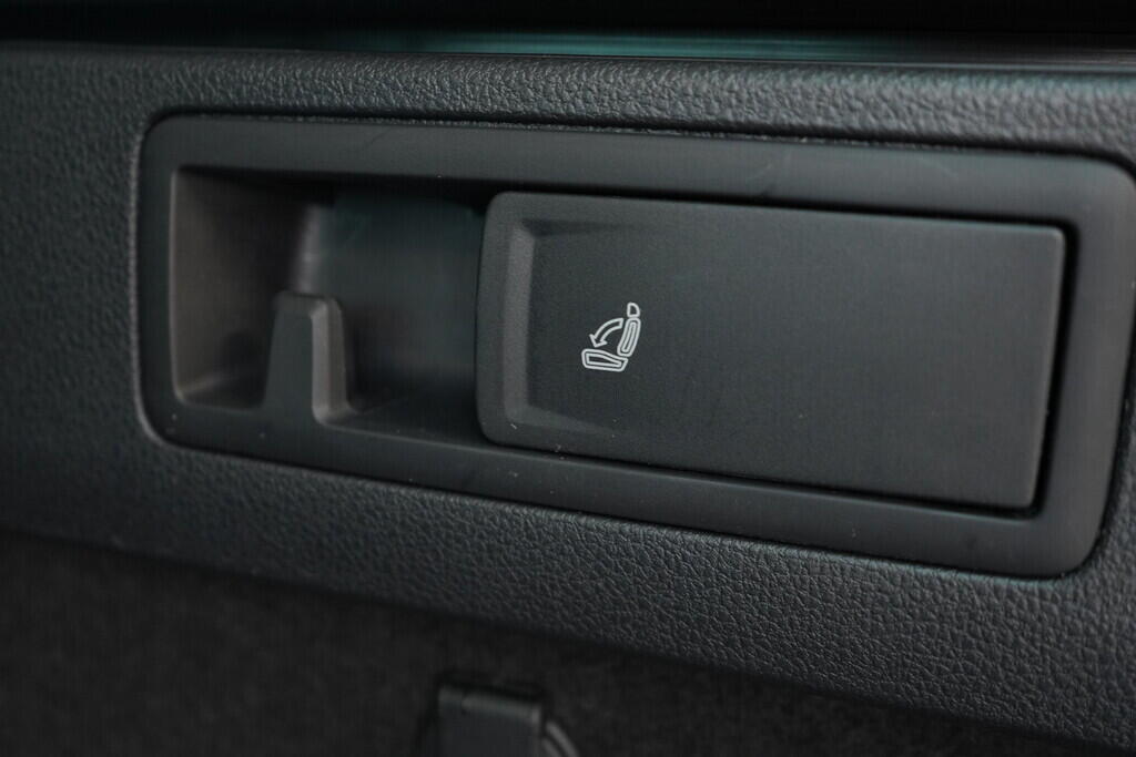 OV190V07721_41.webp_PASSAT VARIANT Comfortline 1.6 TDI 88 kW manuál